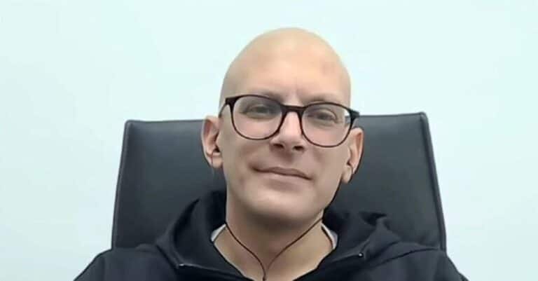 «Χειρουργήθηκα Τετάρτη, τη Δευτέρα ήμουν στο γραφείο», τι λέει ο δήμαρχος Αη Στράτη για τη μάχη με τον καρκίνο