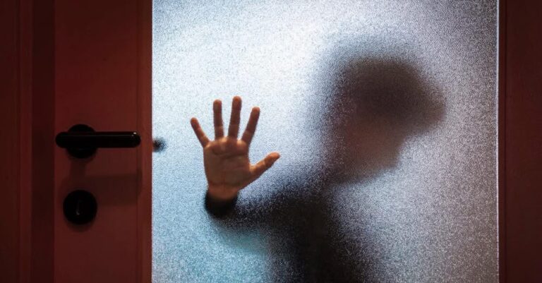 Χολαργός: 14χρονος έδωσε 10.000 ευρώ σε συμμορία ανηλίκων για να τον αφήσουν ήσυχο