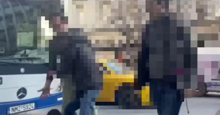 Θεσσαλονίκη: Οδηγός του ΟΑΣΘ βγήκε από λεωφορείο και «έπαιξε ξύλο» με οδηγό που στάθμευσε παράνομα