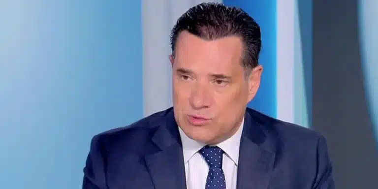 Γεωργιάδης: «Κακώς έβαλα το κράκερ στο στόμα μου, ήταν αυτός λόγος η άλλη να σε τραβάει βίντεο»