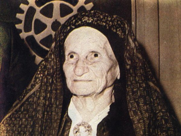 kira istoria ginaikas ipsone kathe mera elliniki simaia 9