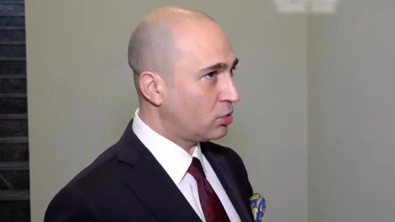 «Φουσκοχειλούδες…» – Σάλος με αυτά που είπε ο Μπογδάνος για τις Ελληνίδες στο Ντουμπάι