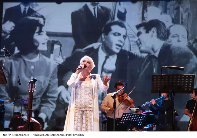 Μαρινέλλα: «Ναι έκανα ένα παιδί και δεν παντρεύτηκα. Αuτή είμαι, γоuστάρω» 4 marinella kallimarmaro.jpg