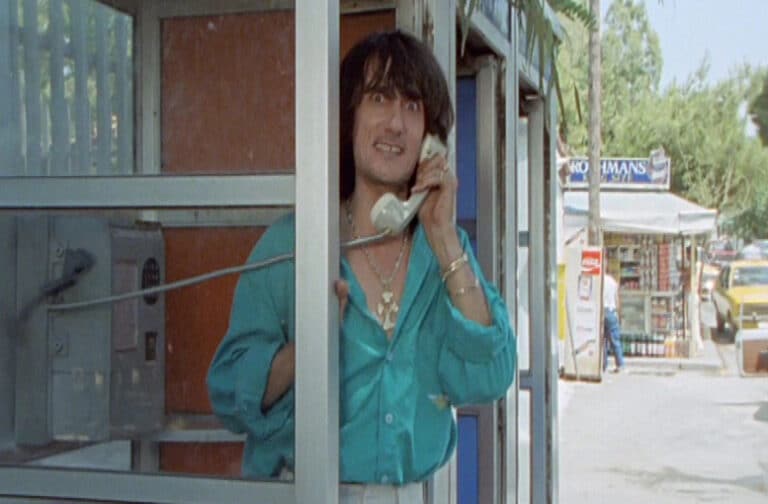 Έπαιξε σε ταινίες με τον Ψάλτη, έφυγε με συμβόλαιο θανάτου: Το άγριο τέλος του ηθοποιού που έκανε τον μηχανόβιο στις βιντεοκασέτες