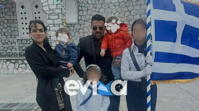 Παρέλαση 25ης Μαρτίου: Μητέρα στην Εύβοια λύγισε βλέποντας την κόρη της να κρατά τη σημαία