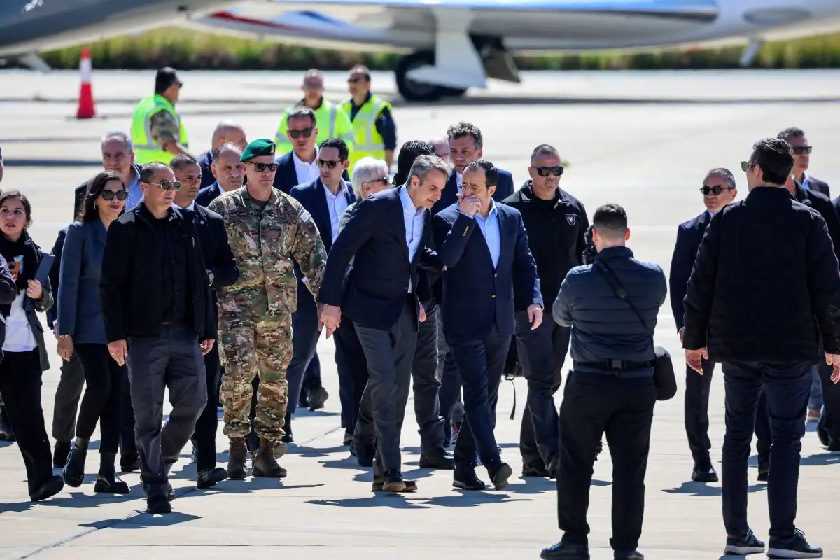 Έφτασε στην Κύπρο o Κυριακός Μητσοτάκης 7 mitsotakis christodoulides1 1