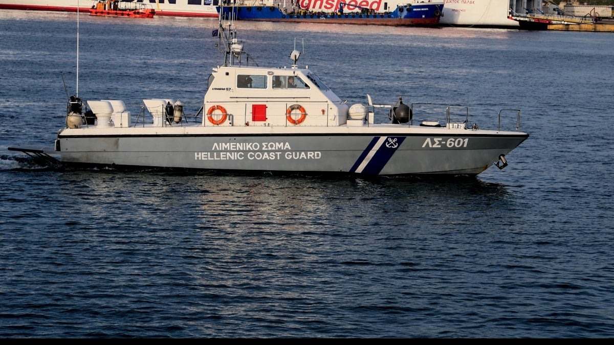 peiraias limeniko 546821498246816841268912846