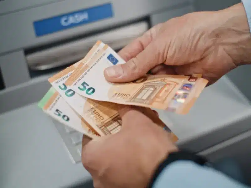 shutterstock atm.jpg