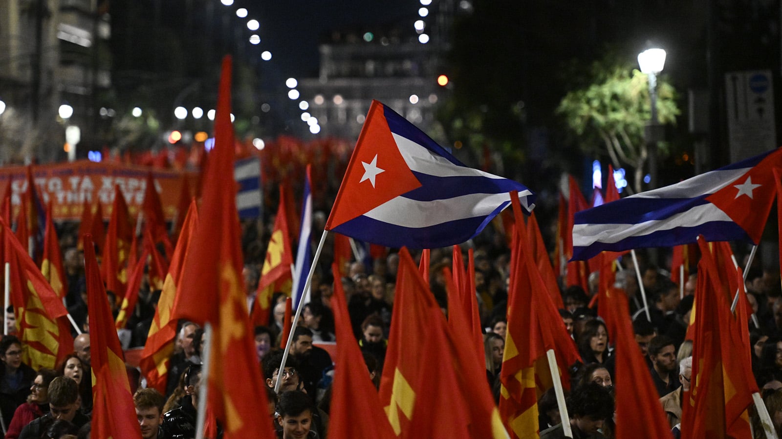 sygkentrosi cuba poreia 13