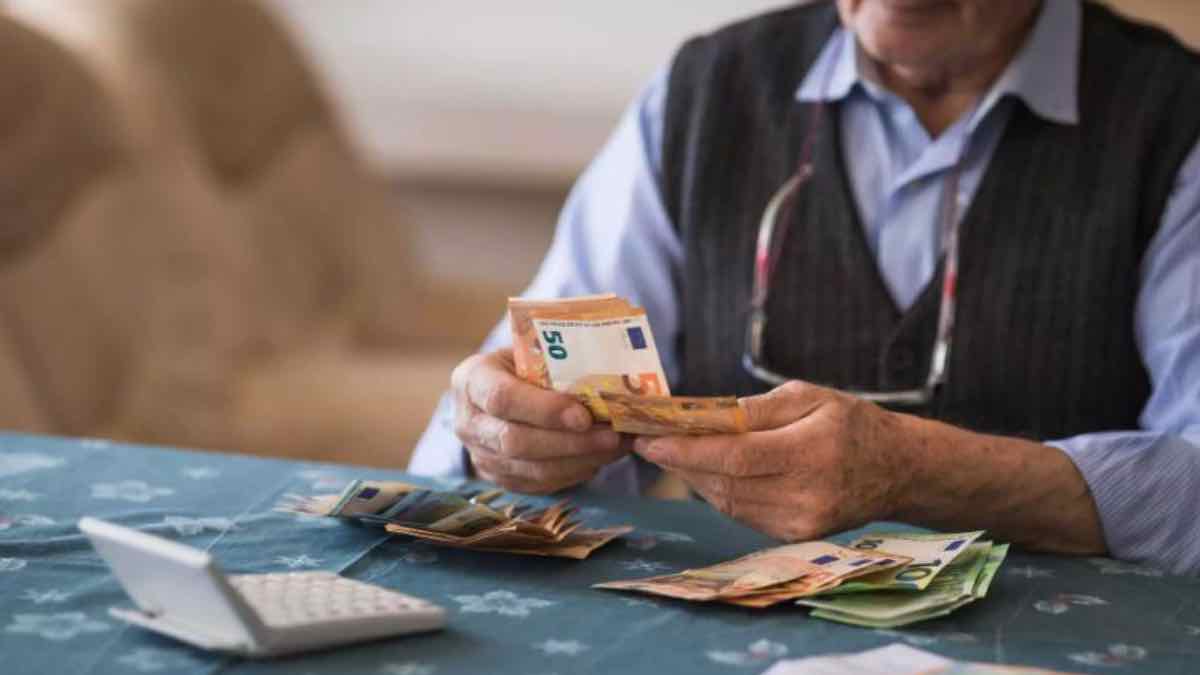 Ανατροπή στις συντάξεις: Τι αλλαγές φέρνουν 25η Μαρτίου και 28η Οκτωβρίου 2 syntakseis