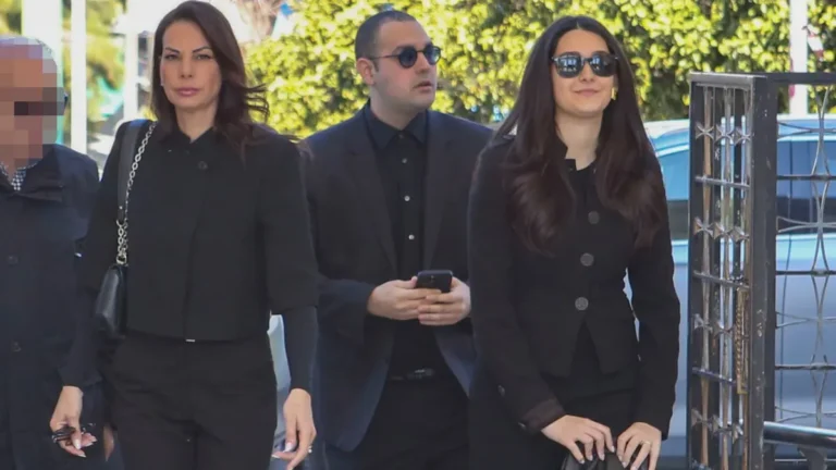 Εύη Βατίδου – Με τα παιδιά της, Χρίστο και Μάιρα Κούγια στο ετήσιο μνημόσυνο του Αλέξη Κούγια