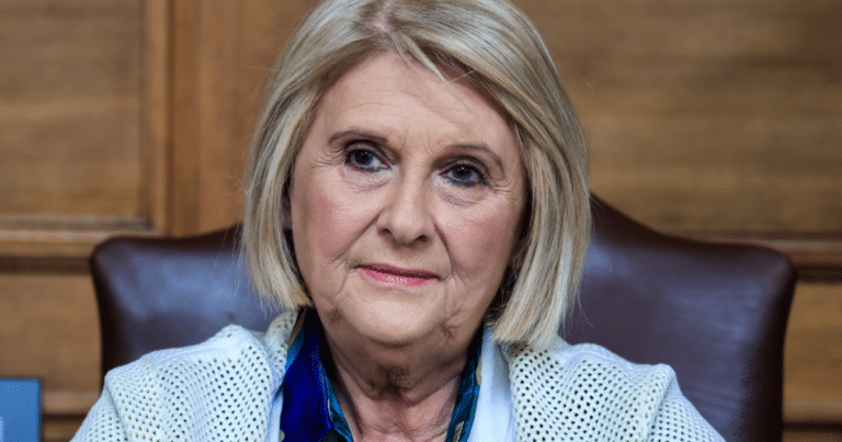 Εντυπωσιακό μάθημα γεωγραφίας από τη Σοφία Βούλτεψη: «Τα Στενά του Ορμούζ είναι πάρα πολύ στενά»