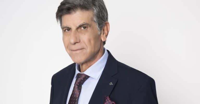 Γιάννης Μπέζος:   «Είναι αδιανόητο να ζεις υπό την ομηρία του άλλου υποδυόμενος τον ευτυχισμένο»