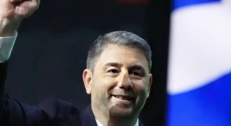 Ανδρουλάκης: «Θα περιμένω τον Μητσοτάκη στη Βουλή την Παρασκευή, πρέπει να φύγουν για το καλό του τόπου»