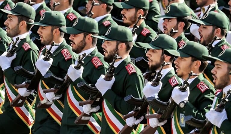 Φρουροί της Επανάστασης: Η λίστα με τις 18 εταιρείες που απειλούν να χτυπήσουν από 1η Απριλίου