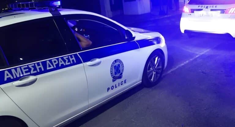 Καρτέρι με καλάσνικοφ σε σπίτι – Ξυλοκόπησαν τον πατέρα και πυροβόλησαν τον γιο