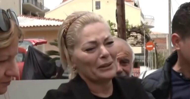 Ξέσπασε σε κλάματα η μητέρα της 19χρονης Μυρτώς: «Θα φύγω μαζί της, δεν την αφήνω μόνη της»