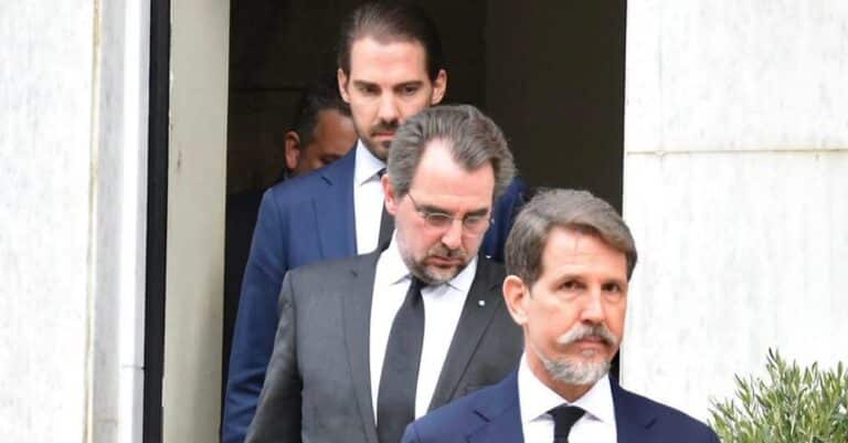 Παύλος, Νικόλαος, Φίλιππος και άλλα 7 μέλη της πρώην βασιλικής οικογένειας έλαβαν κι επίσημα το επώνυμο Ντε Γκρες, με απόφαση του ΣτΕ
