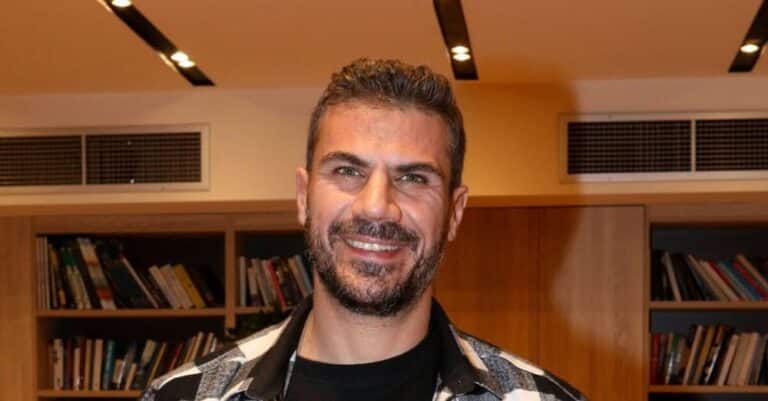 Άκης Πετρετζίκης: Η συνάντηση και η φωτογραφία με τον Τζέιμι Όλιβερ – «Μείνετε συντονισμένοι»