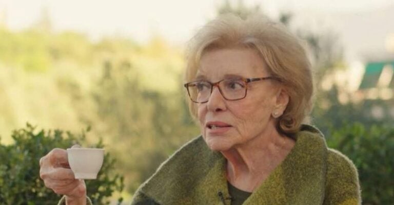 Μάρω Κοντού: «Η γιαγιά με είπε… και γύρισε την πλάτη της – Αυτό το έφερνα μαζί μου για πολλά χρόνια»