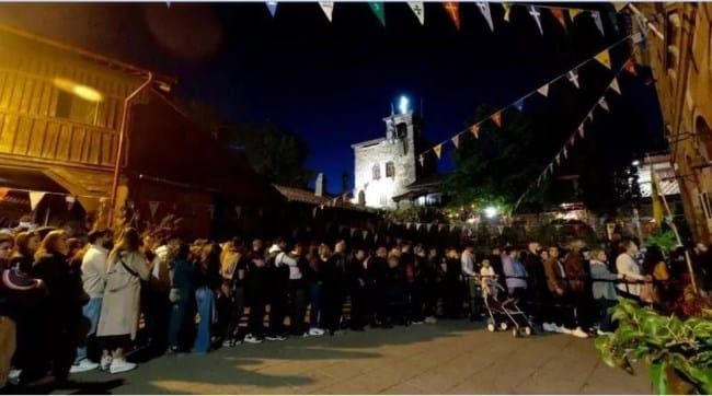 7dba12b70546412084fb562f0cb70d56