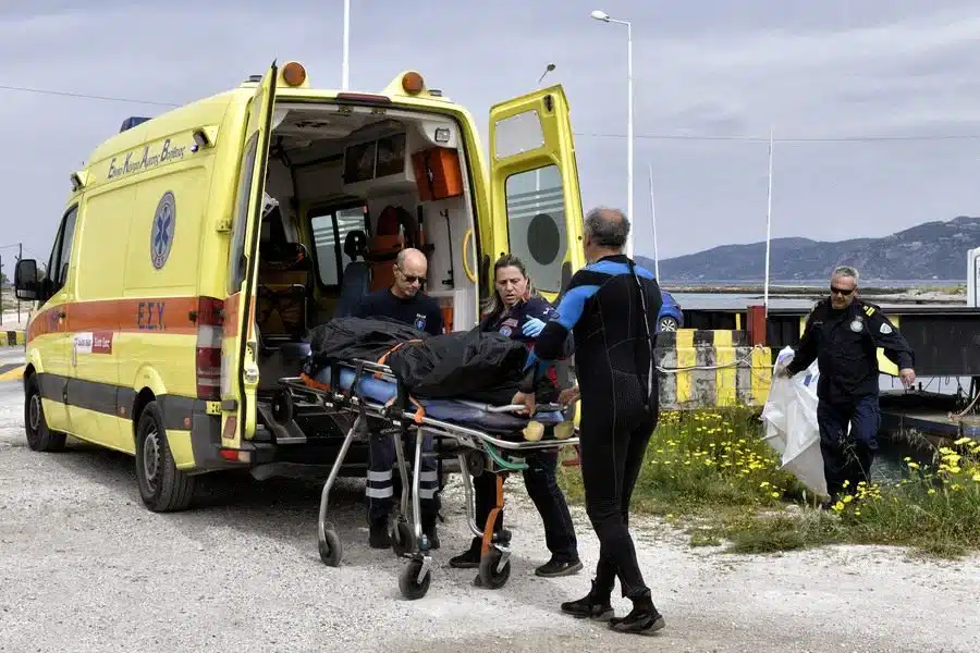 asthenoforo 17xroni korinthos isthmos