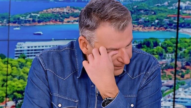 «Κάθε φορά που σε βλέπω δακρύζω»: Ξέσπασε σε κλάματα ο Γιώργος Λιάγκας στον αέρα του ΑΝΤ1
