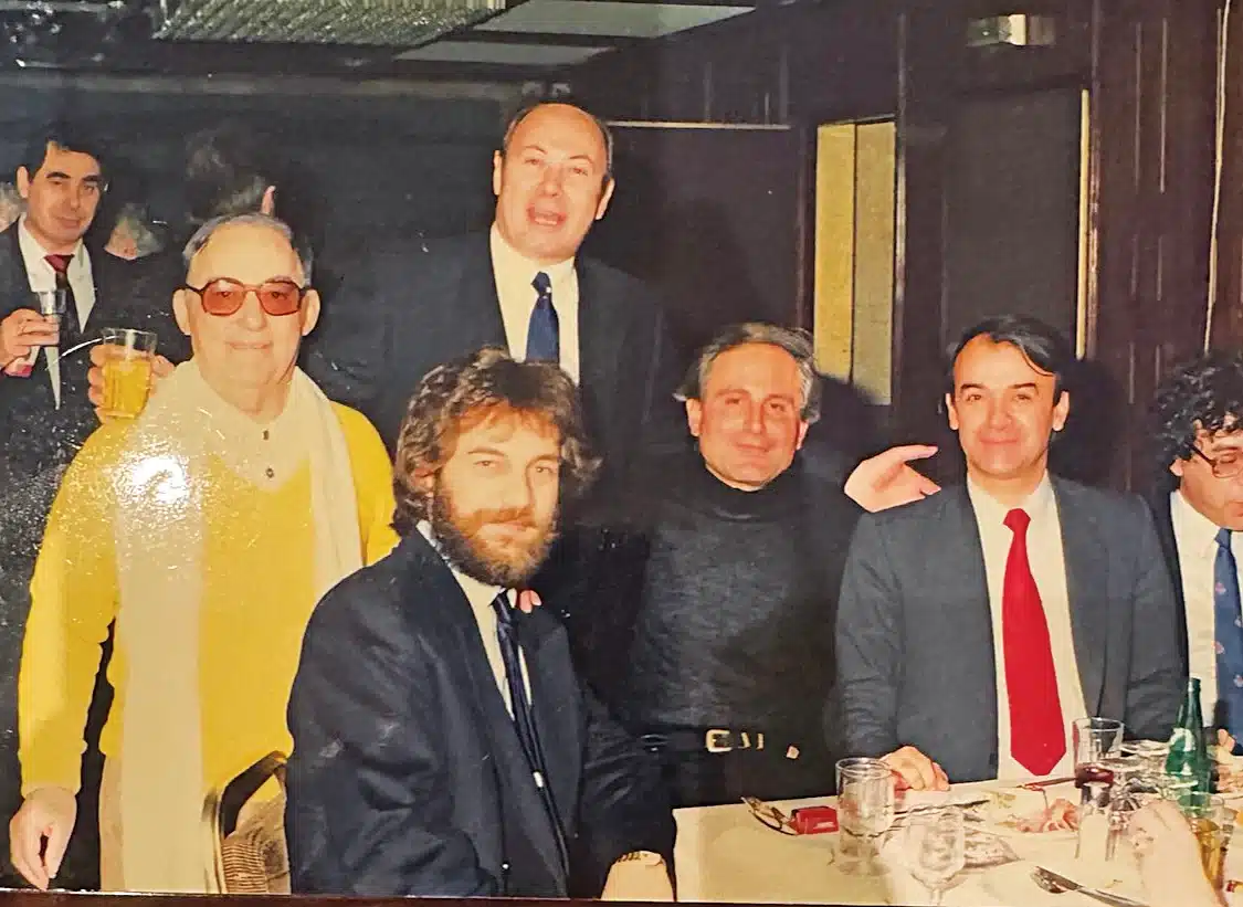 Καταγγελία-βόμβα για τον Φιλιππίδη – «Ξέρω ότι του την έστησαν!» 7 f4 o alexandros parisis mazi me ton dimitri tsovola ton niko rizo kai ton marko tagari