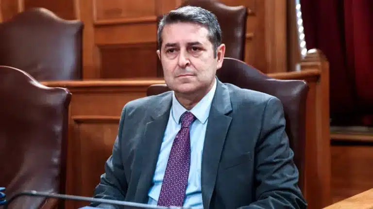 Λιποθύμησε ο Γιώργος Μυλωνάκης κατά την διάρκεια του πρωινού καφέ με τον πρωθυπουργό στο Μέγαρο Μαξίμου – Νοσηλεύεται σε κρίσιμη κατάσταση 