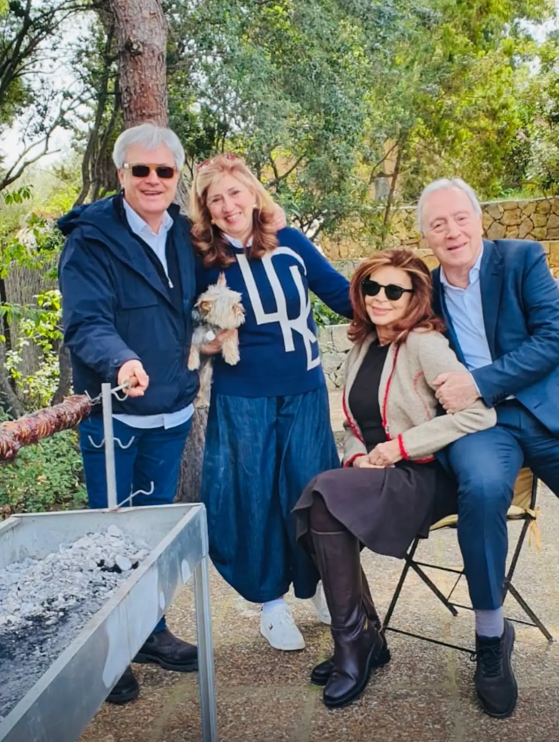 Μιμή Ντενίση: Οι φωτογραφίες από το πασχαλινό τραπέζι με την κόρη της, Μαριτίνα και τον σύντροφό της 4 mimi denissi post 12 4 2026 11 27 05 m m 3873903926240450299