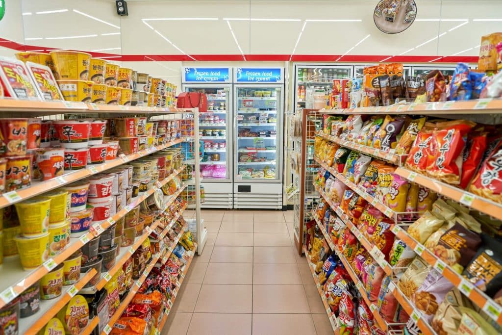 south korea supermarket 2048x1366 1 1024x683 1