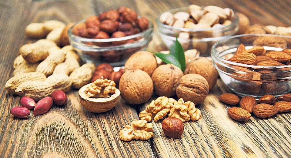 sporoi k ksiroi karpoi giati prepei na tous mouliazoume ingolden.gr nuts 960