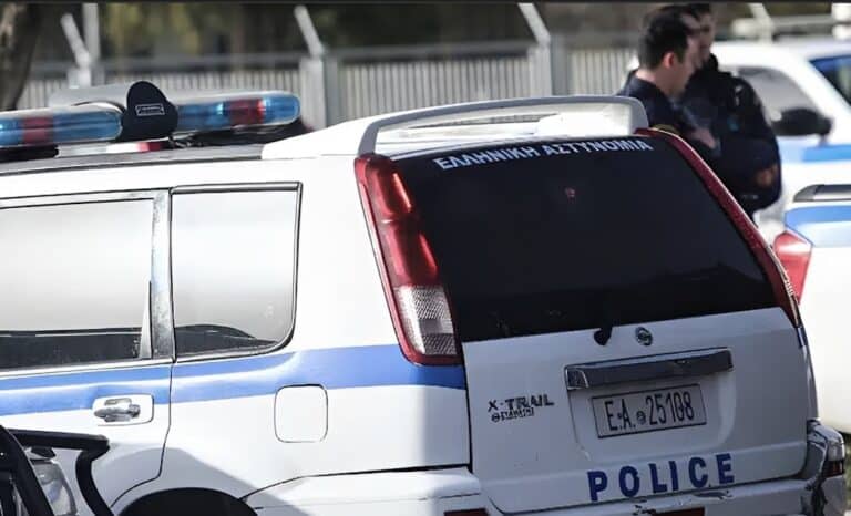 Πώς δρούσε το κύκλωμα των εφοριακών που εμπλέκονται και στελέχη της ΑΑΔΕ – Οι «μπλούζες», τα «43 μέτρα» και «οι ξένοι»