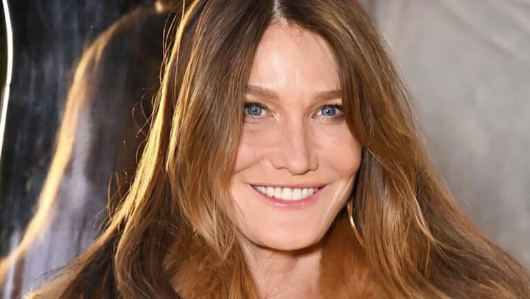 Κάρλα Μπρούνι: Τρόμαξαν με την εμφάνισή της όταν έφτασε στο δικαστήριο μαζί με τον Σαρκοζί