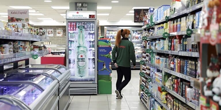 Ξεκίνησε το Market Pass: Πότε θα το δείτε στους λογαριασμούς σας – Ποιοι θα πάρουν αναδρομικά