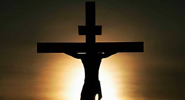 Κορυφαίος ιατροδικαστής εξηγεί τι συνέβη στο Χριστό πάνω στον Σταυρό