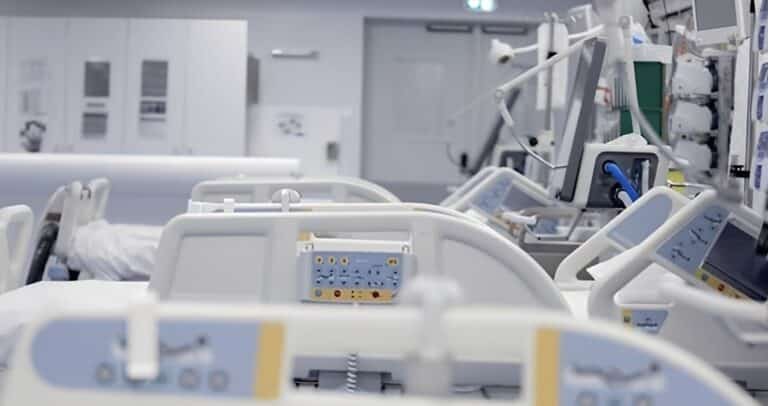 Ακρωτηριάστηκε το δάχτυλο 19χρονου από σαΐτα – Τραυματίστηκε στο μάτι ο φίλος του