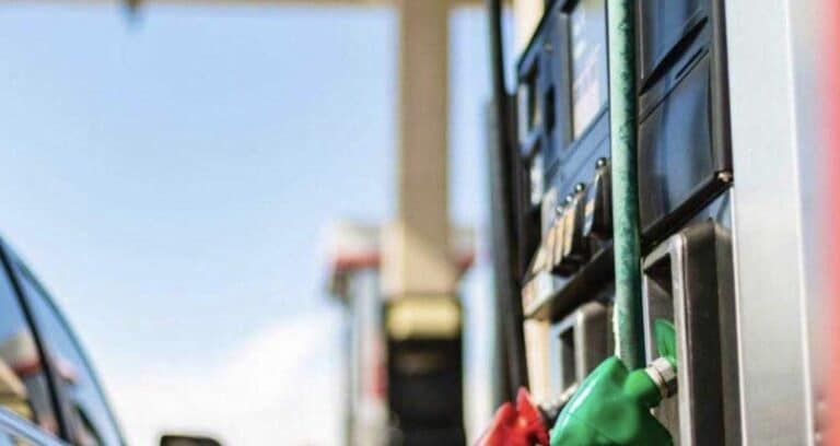 Η Γερμανία μειώνει τον φόρο στα καύσιμα για να προστατεύσει τους καταναλωτές από την εκτόξευση των τιμών