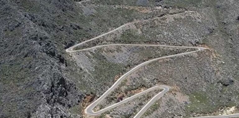 Θα τολμούσες να οδηγήσεις εδώ; Πού βρίσκεται ο πιο επικίνδυνος δρόμος της Ελλάδας