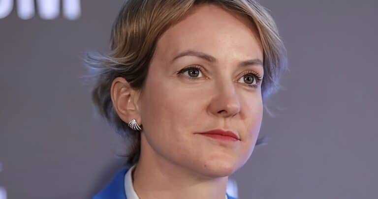 Σδούκου για Λαζαρίδη: «Το να είσαι βουλευτής ή υπουργός δεν προϋποθέτει πτυχίο»