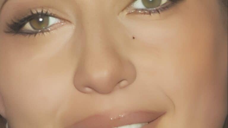 Υπήρξε σύζυγος πασίγνωστου ηθοποιού σε δημοφιλή σειρά της ελληνικής τηλεόρασης με υψηλή τηλεθέαση