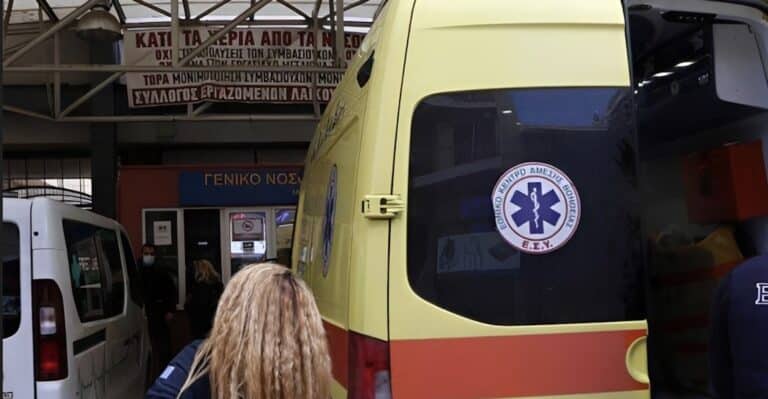 Αγία Βαρβάρα: Στο νοσοκομείο με κοψίματα σε κεφάλι και λαιμό 19χρονη μετά από καβγά με φίλη της