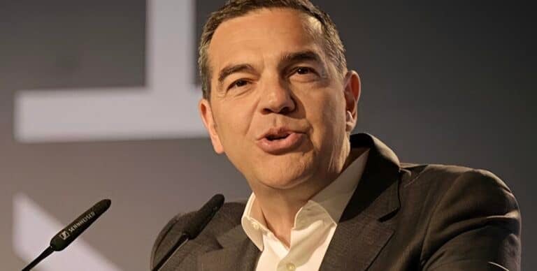 Ο Τσίπρας δεν βλέπει την ώρα να επιστρέψει – Από τον Ιούνιο και μέτα η ιδρυτική διακήρυξη, το όνομα και το σύμβολο