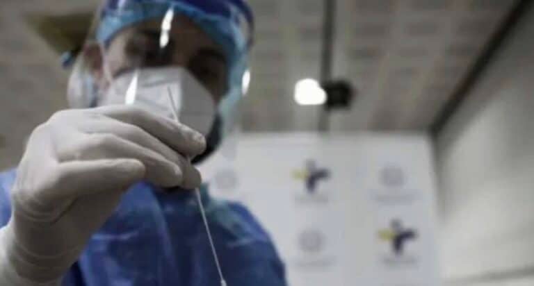 Σοβαρή προειδοποίηση για τα εμβóλια mRNA 5 χρόνια μετά τον κορονοϊó