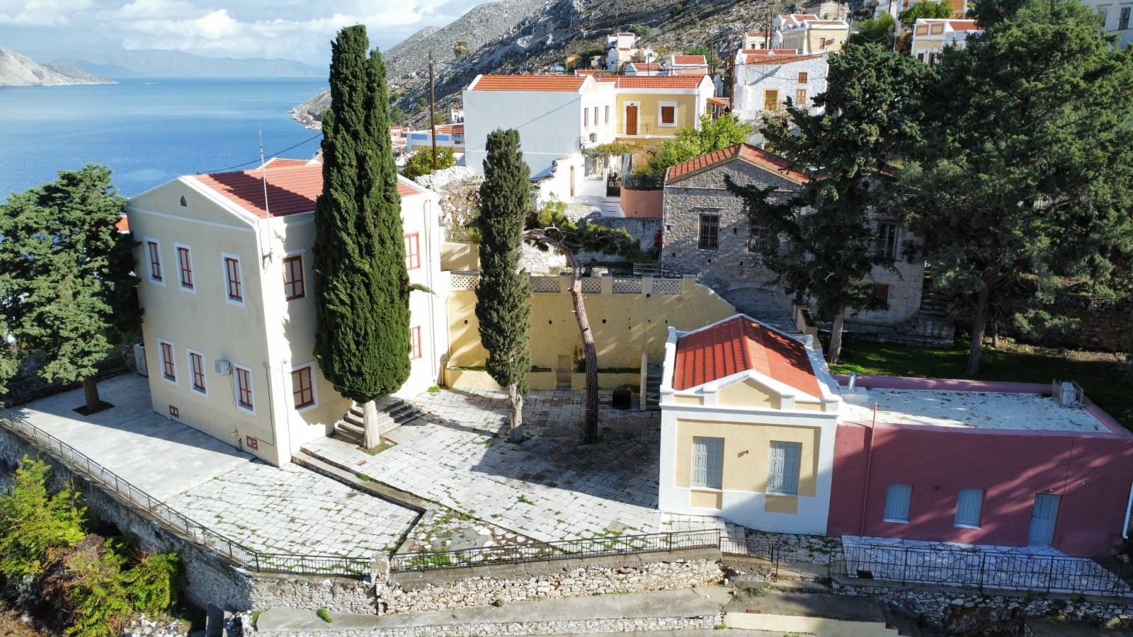 222 to panormiteio gymnasio symis ktirio toy 19 ai foto michail tsavaris