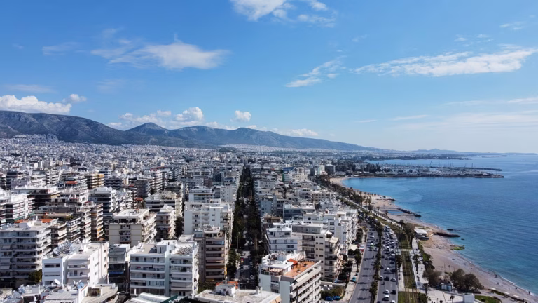 48 ώρες κι ακόμη ψάχνουν: Ύποπτη δυσοσμία στα νότια προάστια – Το επικρατέστερο σενάριο