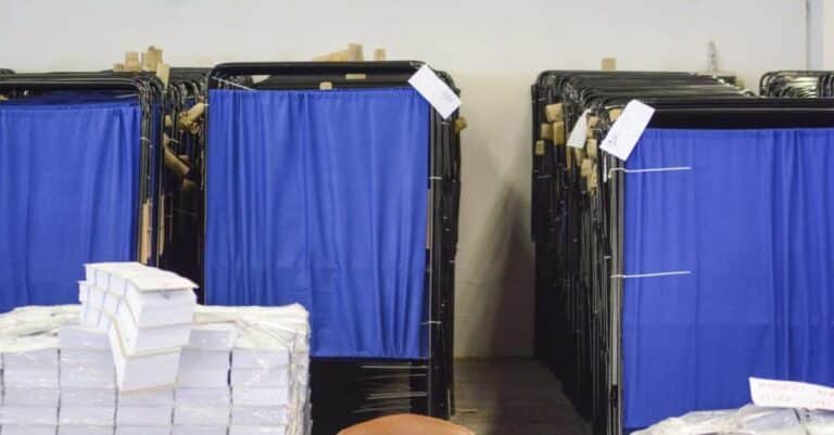 Σενάρια για εκλογές αυτόν τον μήνα: Οι πέντε προϋποθέσεις και ο παράγοντας των δικογραφιών