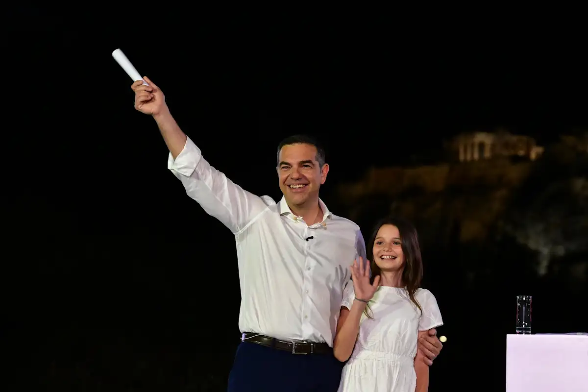 Οι 3 στιγμές που ο Αλέξης Τσίπρας αντέγραψε τον Ανδρέα Παπανδρέου – Από τη μικρή Αννούλα του 1985 στην Ήρα του 2026 2 alexis tsipras hra 27052026