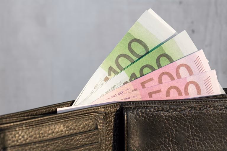 Ποιοι συνταξιούχοι πάνε ταμείο για αναδρομικά έως 12.000 ευρώ