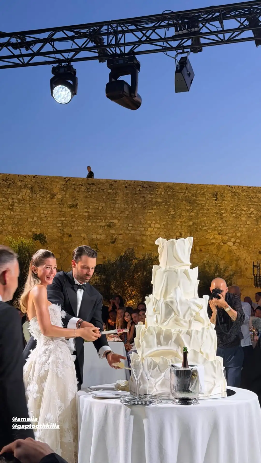 Αμαλία Κωστοπούλου: Νέες φωτογραφίες και βίντεο από τον ρομαντικό γάμο της στη Μεσσηνία 7 kostopoulou a 7
